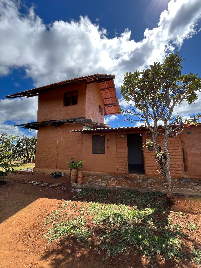 ÁREA COM 5.000m2 - com 3 CASAS - ÓTIMA LOCALIZAÇÃO - IBC/ALTO PARAÍSO DE GOIAS